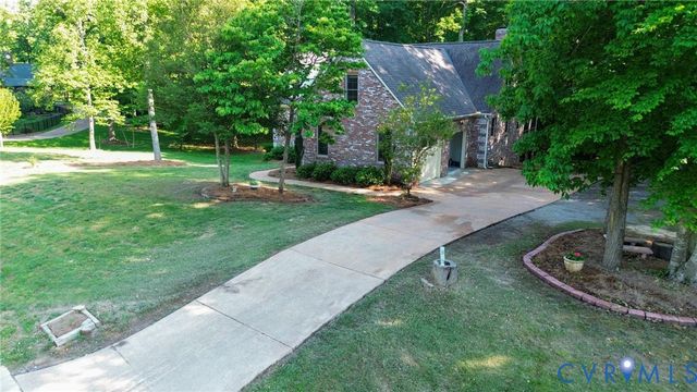 7327 Crush Ct, Quinton, VA 23124