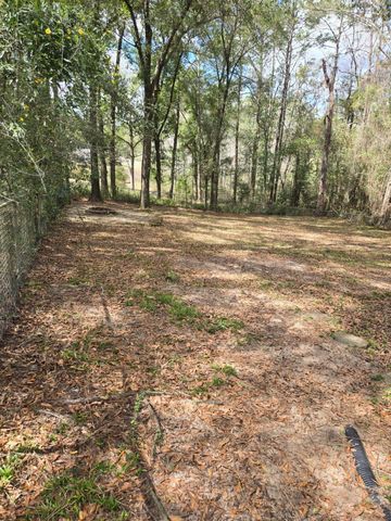 969 Dixie Street, Crestview, FL 32536