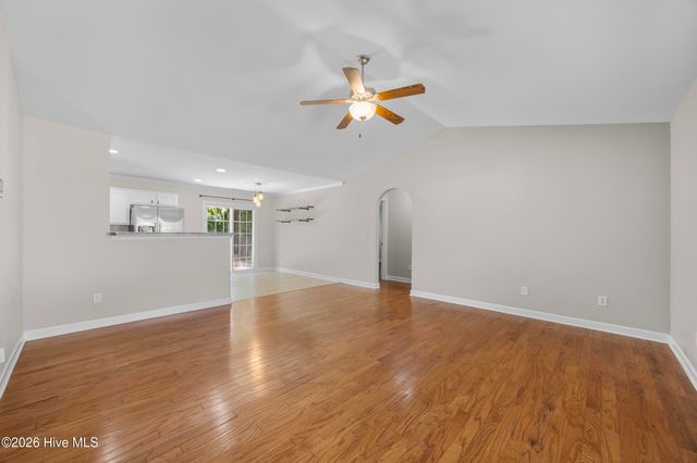 421 Ridgeway Drive, Sneads Ferry, NC 28460