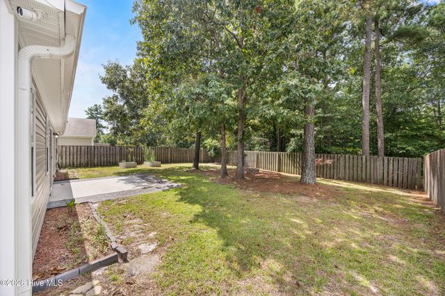421 Ridgeway Drive, Sneads Ferry, NC 28460