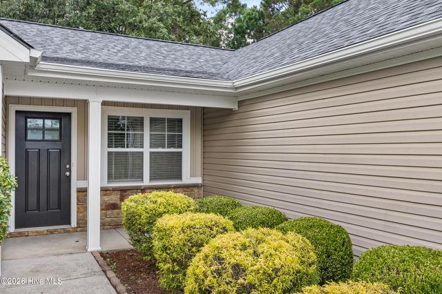 421 Ridgeway Drive, Sneads Ferry, NC 28460