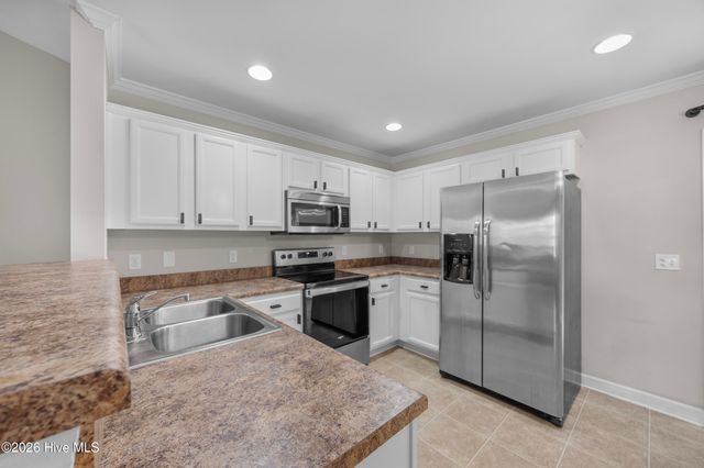 421 Ridgeway Drive, Sneads Ferry, NC 28460