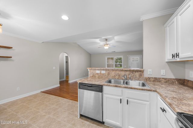 421 Ridgeway Drive, Sneads Ferry, NC 28460