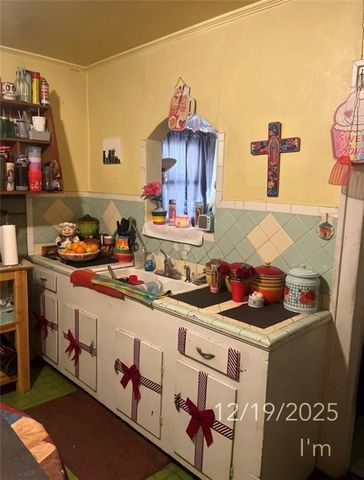 2325 Fairmount Avenue, Kansas City, MO 64108