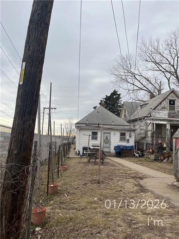 2325 Fairmount Avenue, Kansas City, MO 64108