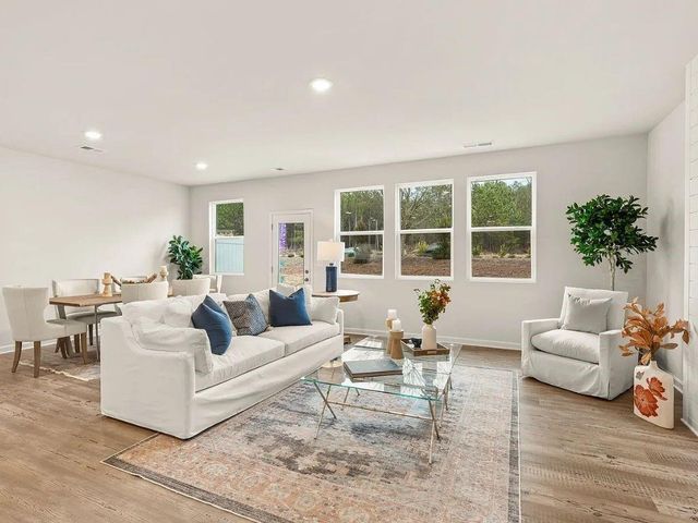 660 Point Place Drive, Loganville, GA 30052