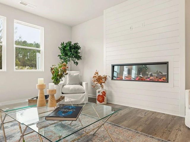 660 Point Place Drive, Loganville, GA 30052