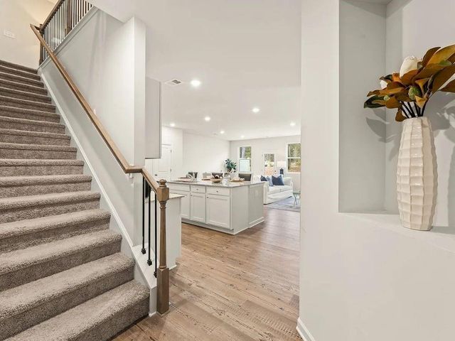 660 Point Place Drive, Loganville, GA 30052