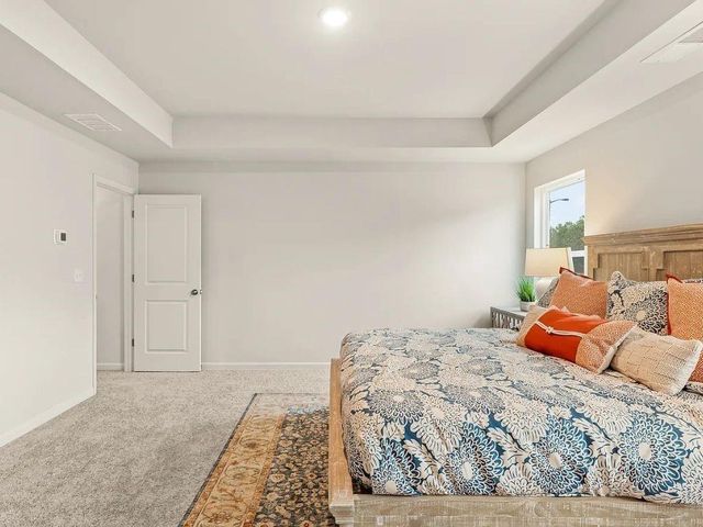 660 Point Place Drive, Loganville, GA 30052