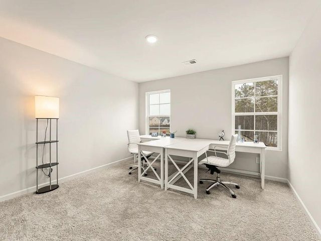 660 Point Place Drive, Loganville, GA 30052
