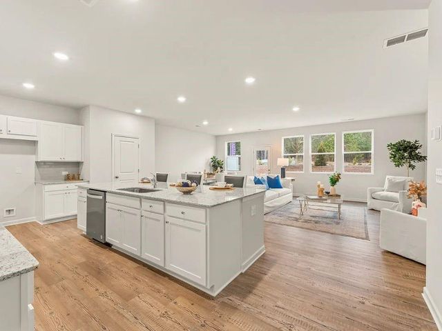 660 Point Place Drive, Loganville, GA 30052