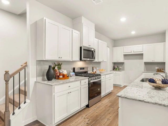 660 Point Place Drive, Loganville, GA 30052
