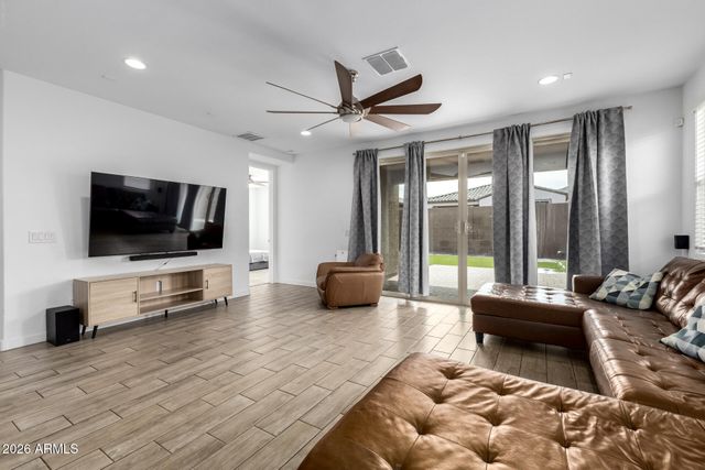 1631 W PASEO Way, Phoenix, AZ 85041