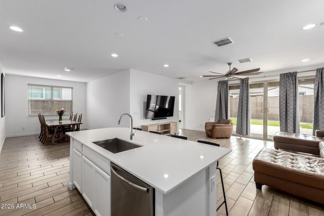 1631 W PASEO Way, Phoenix, AZ 85041