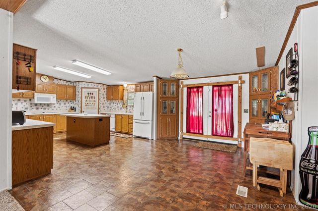 8280 Harmony, Kingston, OK 73439