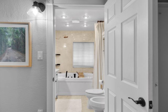 230 Key Honey Lane, Plantation Key, FL 33070