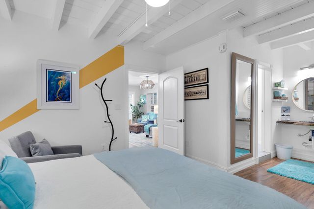 230 Key Honey Lane, Plantation Key, FL 33070