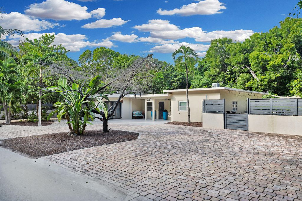 230 Key Honey Lane, Plantation Key, FL 33070