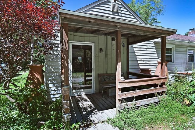 41 Gaylord Drive, Munroe Falls, OH 44262