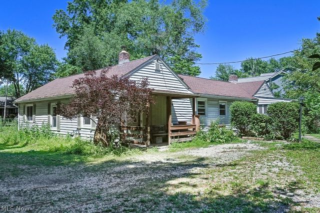 41 Gaylord Drive, Munroe Falls, OH 44262