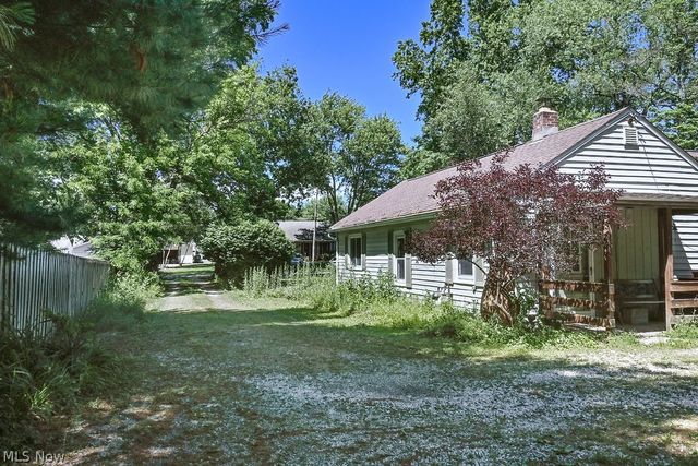 41 Gaylord Drive, Munroe Falls, OH 44262
