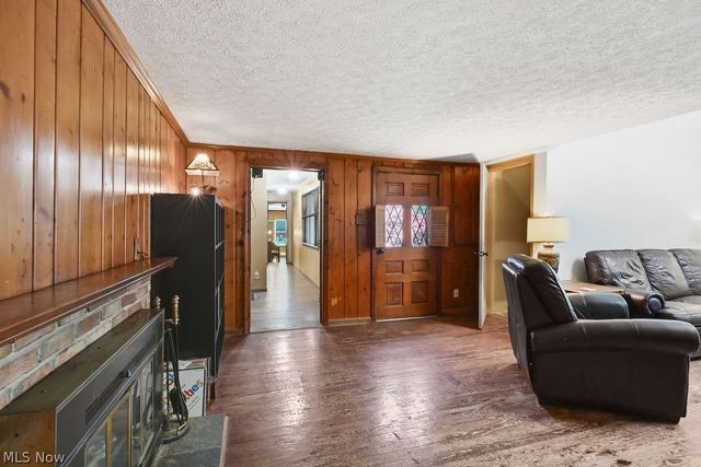 41 Gaylord Drive, Munroe Falls, OH 44262