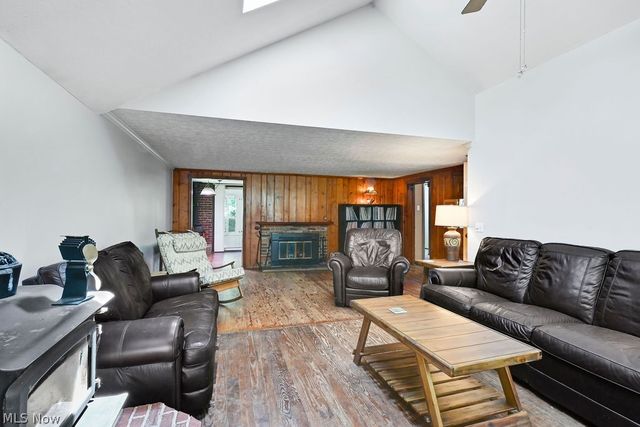 41 Gaylord Drive, Munroe Falls, OH 44262