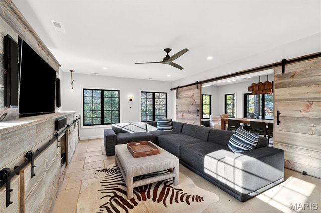 37 Ridgemoor Drive, Clayton, MO 63105