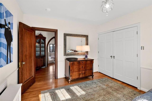 37 Ridgemoor Drive, Clayton, MO 63105