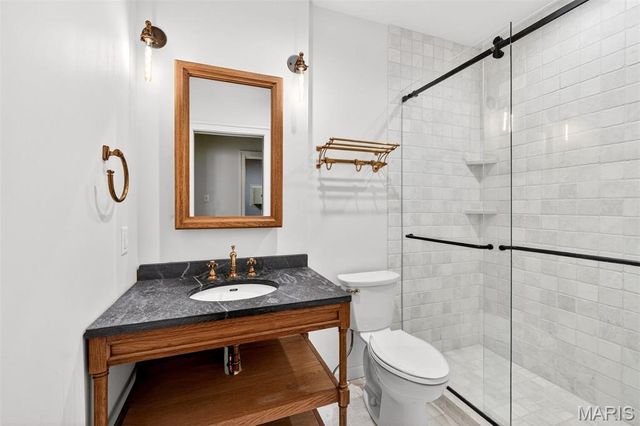 37 Ridgemoor Drive, Clayton, MO 63105