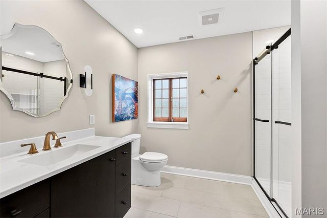 37 Ridgemoor Drive, Clayton, MO 63105