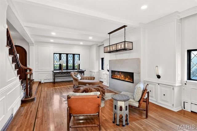 37 Ridgemoor Drive, Clayton, MO 63105