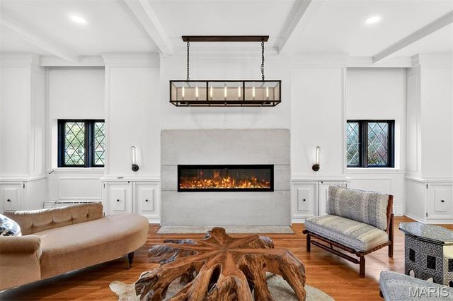 37 Ridgemoor Drive, Clayton, MO 63105