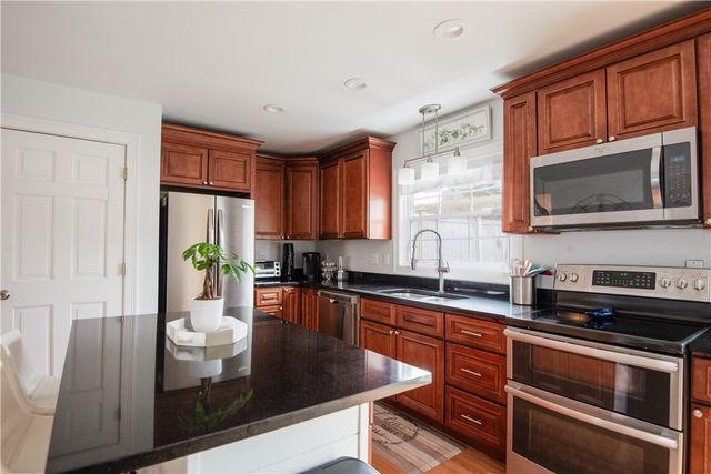 88 Kay Street, Newport, RI 02840
