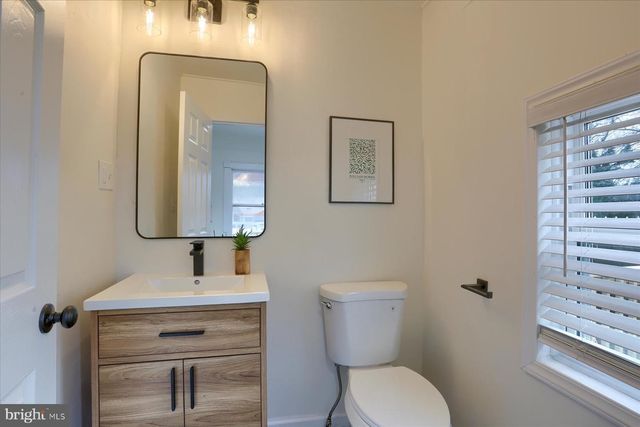 38 W WILLOW ST, Carlisle, PA 17013