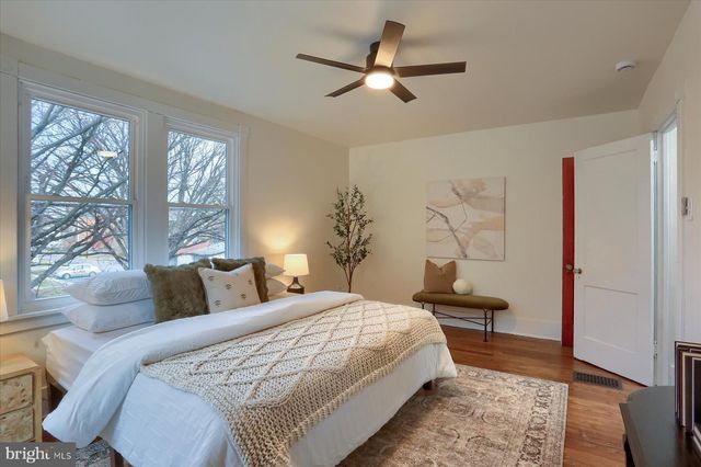 38 W WILLOW ST, Carlisle, PA 17013