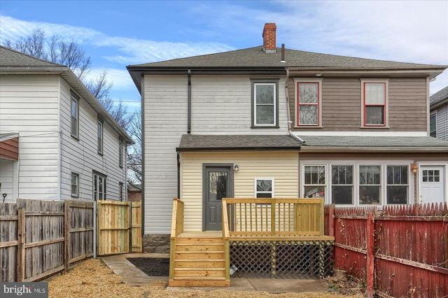 38 W WILLOW ST, Carlisle, PA 17013