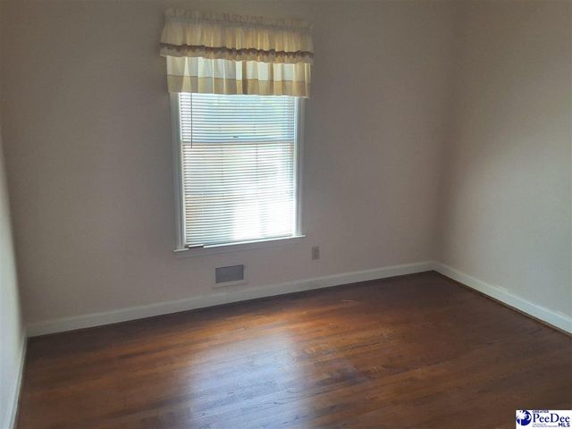 961 Clarendon Ave, Florence, SC 29505