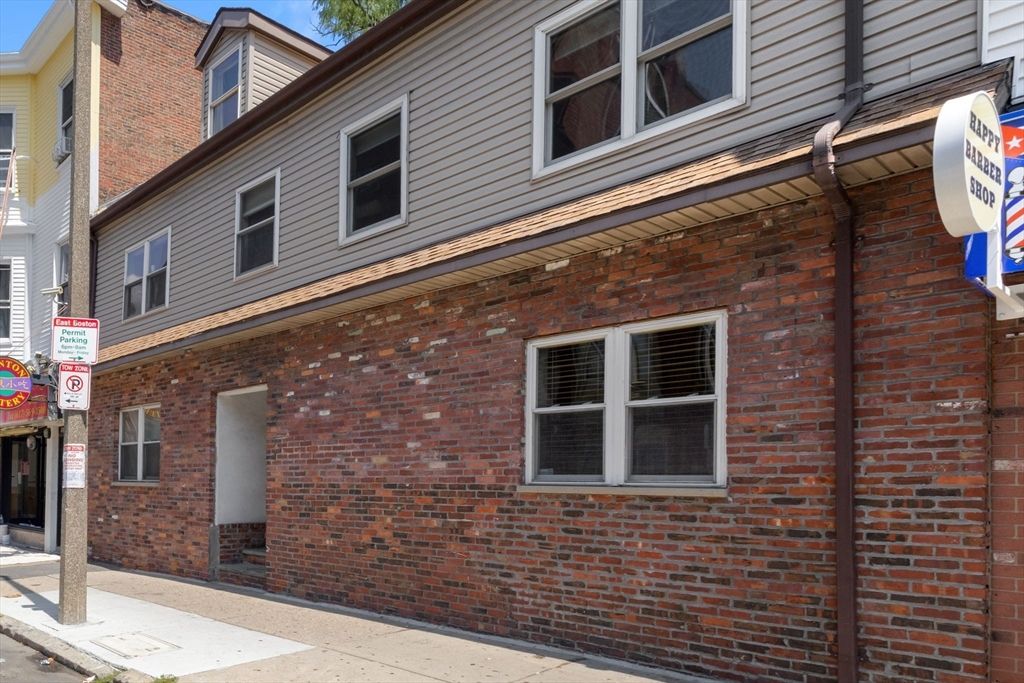 335-337 Meridian St 4, Boston, MA 02128