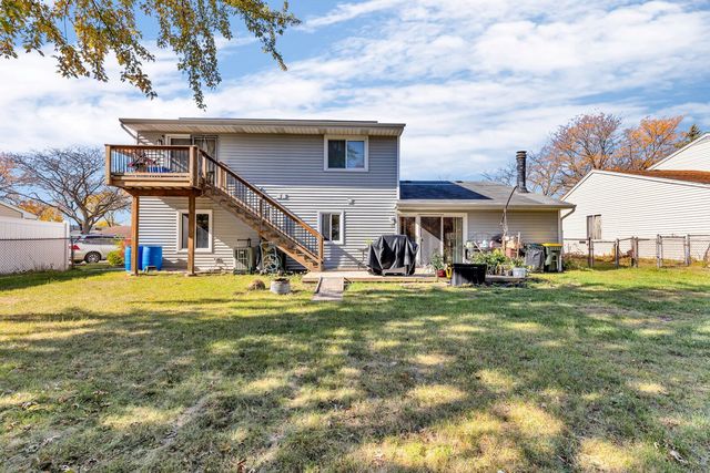 125 Leawood Drive, Roselle, IL 60172
