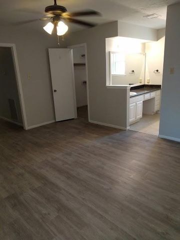 10818A Lynbrook Drive A, Houston, TX 77042