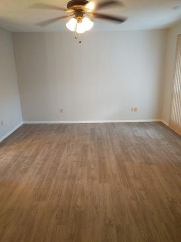 10818A Lynbrook Drive A, Houston, TX 77042