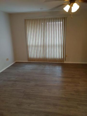 10818A Lynbrook Drive A, Houston, TX 77042