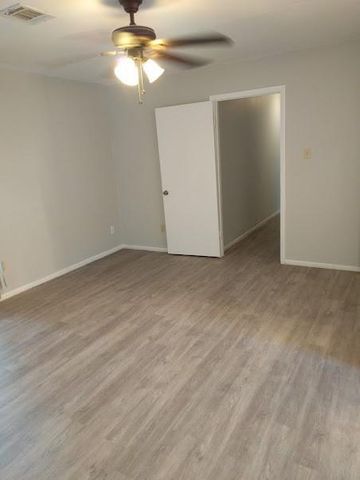 10818A Lynbrook Drive A, Houston, TX 77042