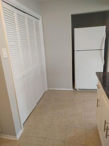 10818A Lynbrook Drive A, Houston, TX 77042