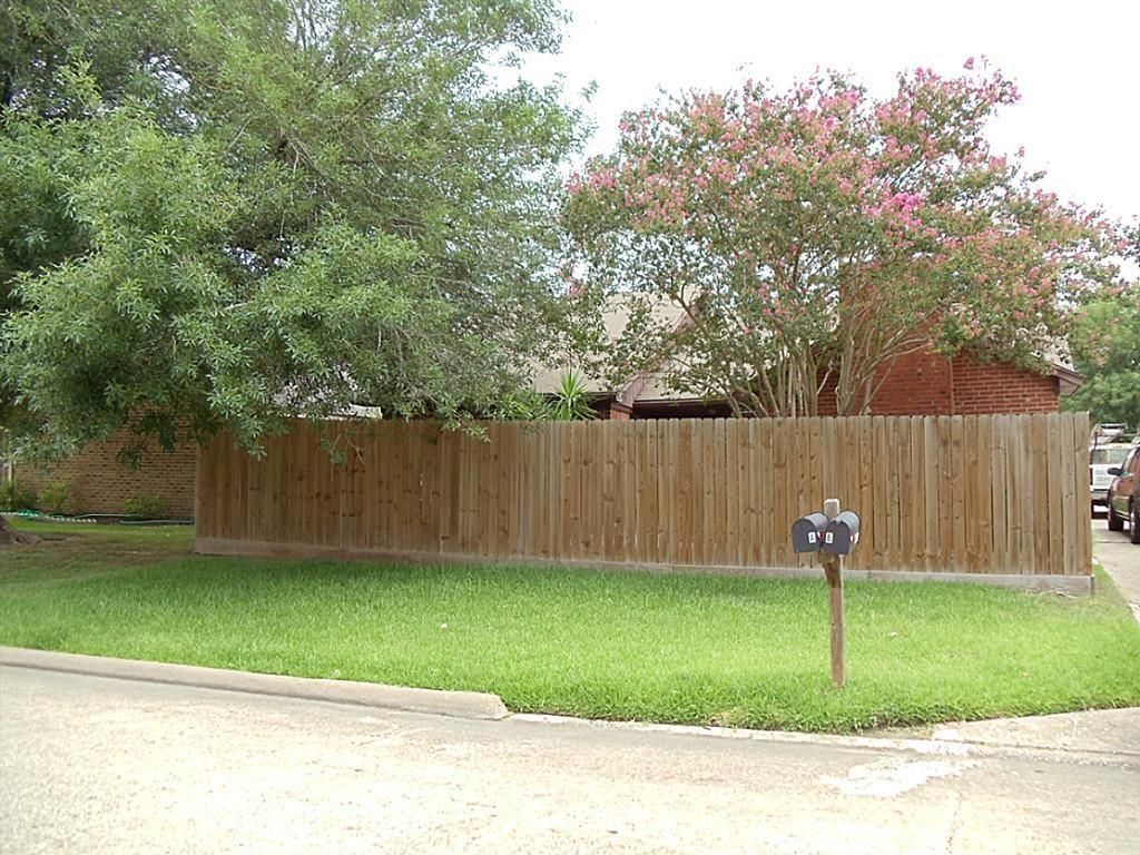 10818A Lynbrook Drive A, Houston, TX 77042