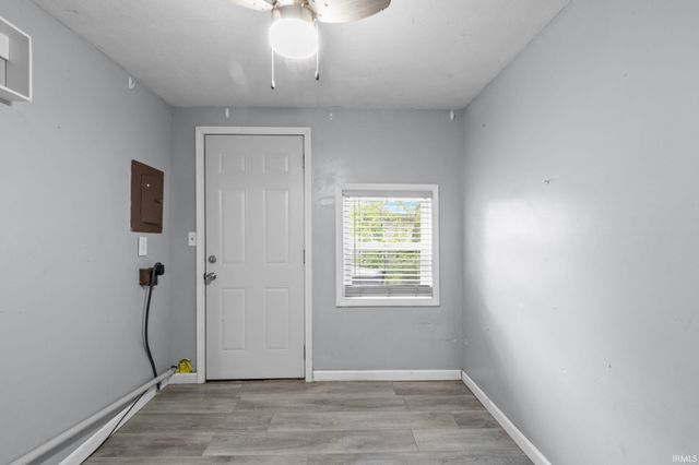 950 E Clark Street, Warsaw, IN 46580