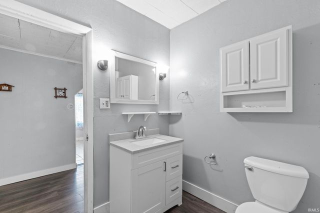 950 E Clark Street, Warsaw, IN 46580