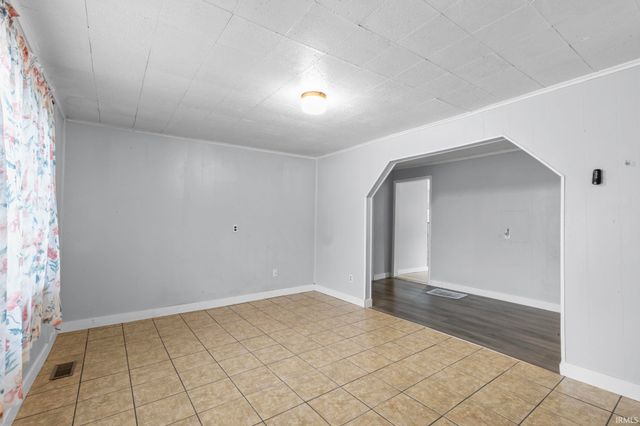 950 E Clark Street, Warsaw, IN 46580