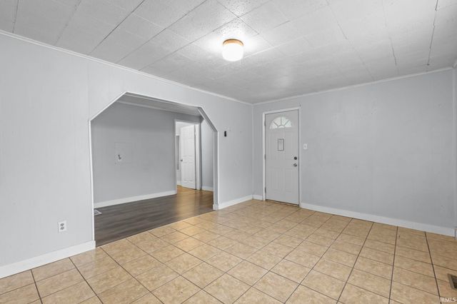 950 E Clark Street, Warsaw, IN 46580